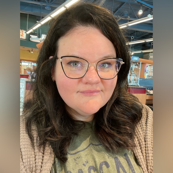 Meet your Posher, Paige - Picture 1 of 1